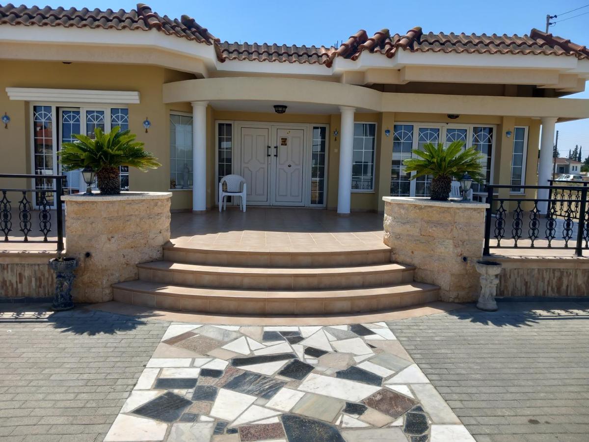 דירות Dromolaxia Vasilis House מראה חיצוני תמונה